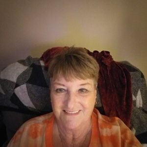 Meet your Posher, Laurie